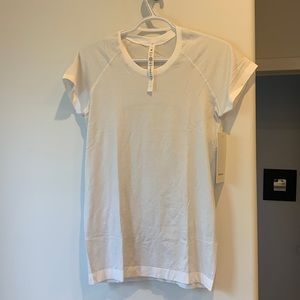 BNWT Lululemon Swiftly Tech Short Sleeve 2.0 - White, Size 8